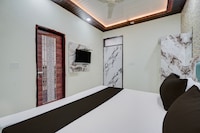 SPOT ON Midway Taj Home Stay 