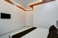 SPOT ON Sky Blue Hotel