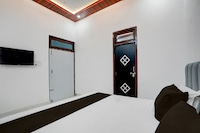 SPOT ON Sky Blue Hotel