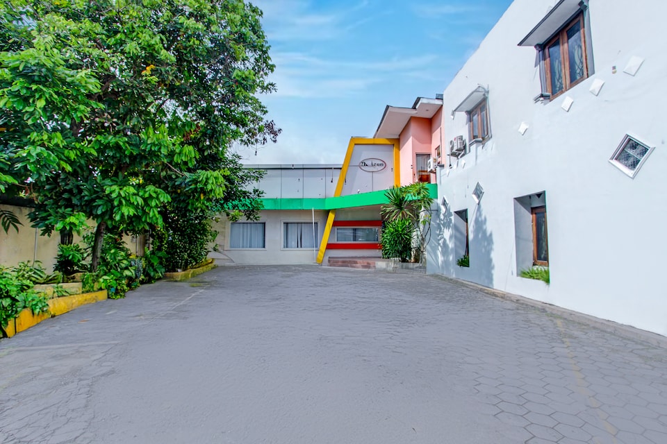 Dancenter Hotel Desa Puri, Banguntapan, Yogyakarta