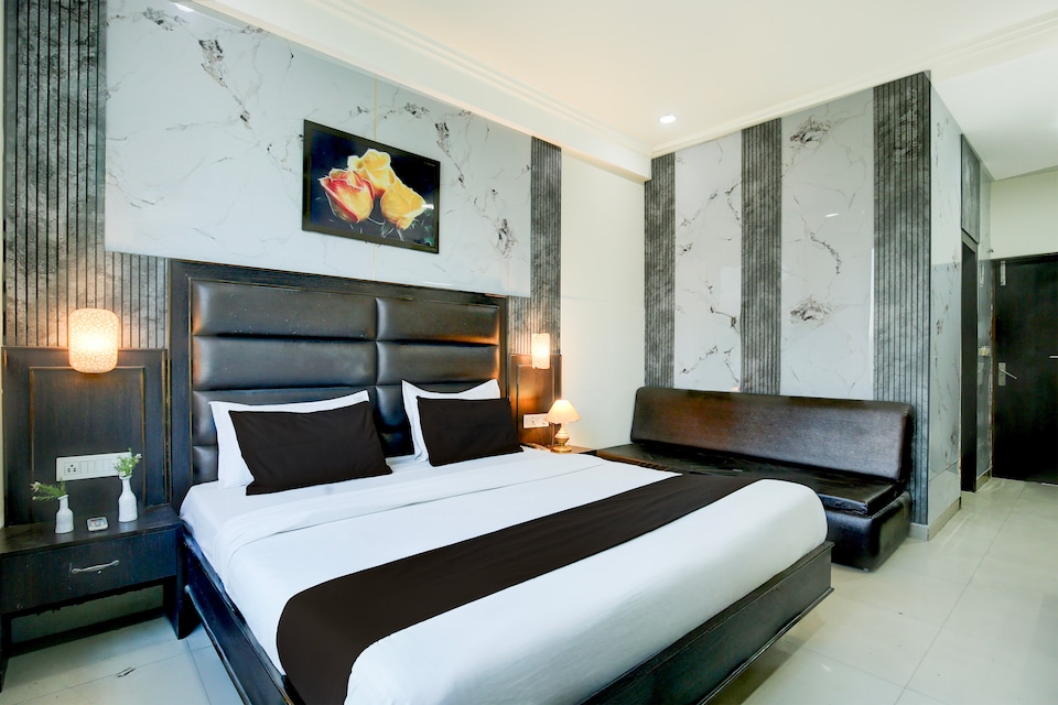 Hotel O dee intercontinental , Golden Temple Road Amritsar, Amritsar