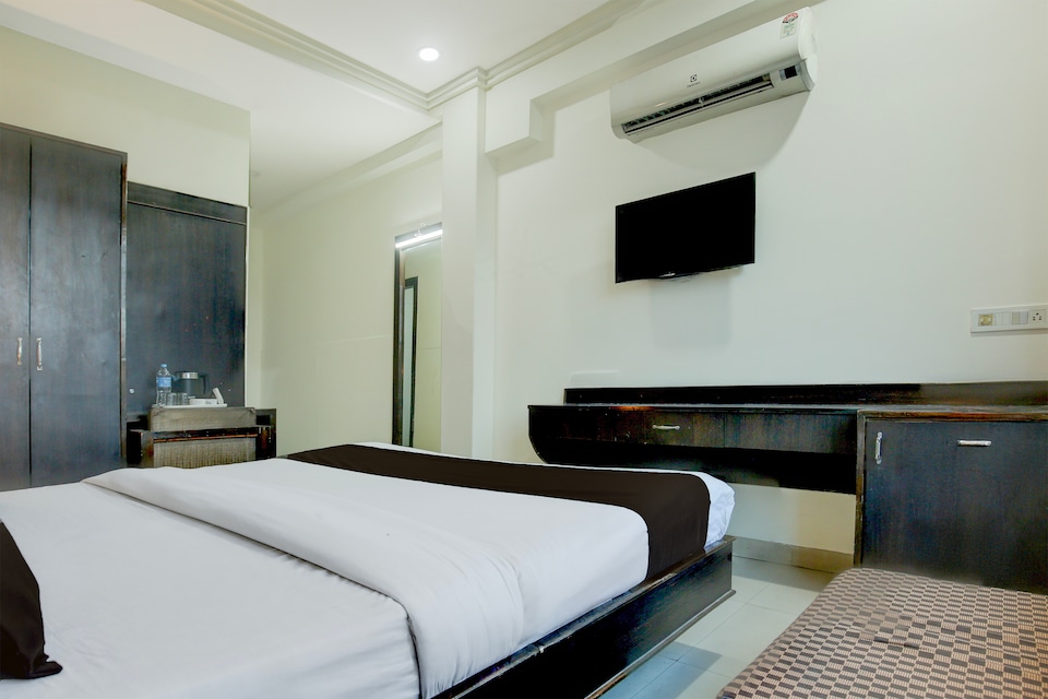 Hotel O dee intercontinental , Golden Temple Road Amritsar, Amritsar