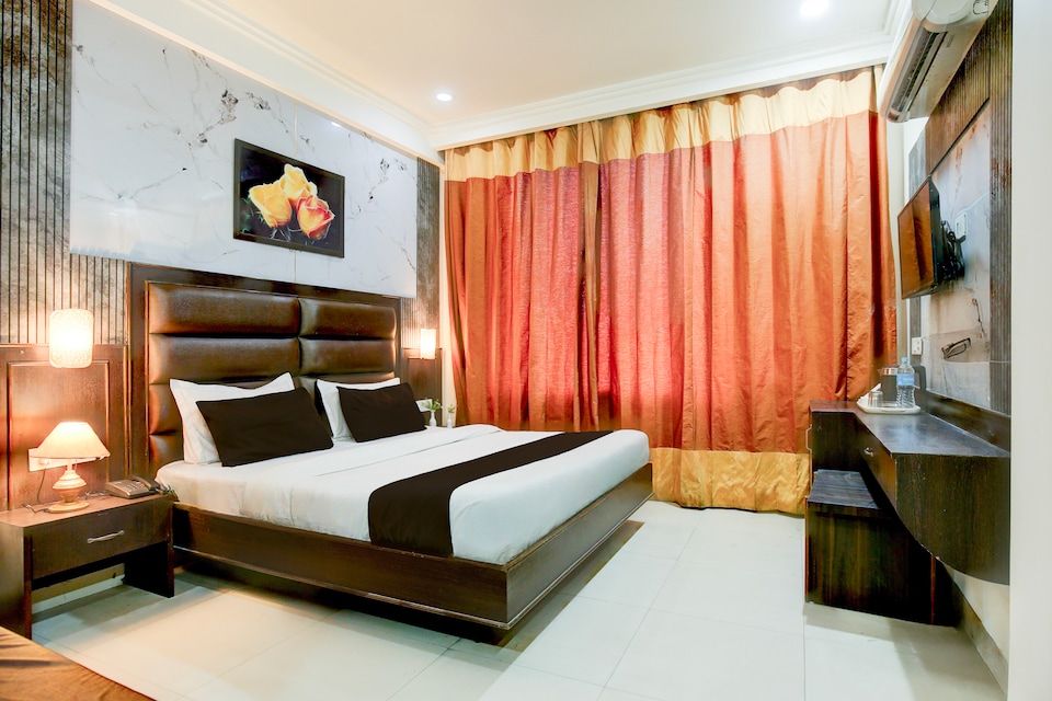 Hotel O dee intercontinental , Golden Temple Road Amritsar, Amritsar