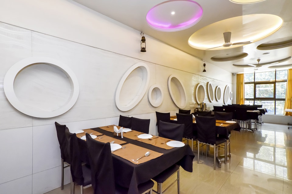 OYO 2453 Hotel Mangesh Plaza, Kolhapur, Kolhapur