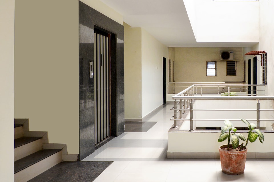 OYO 2453 Hotel Mangesh Plaza, Kolhapur, Kolhapur