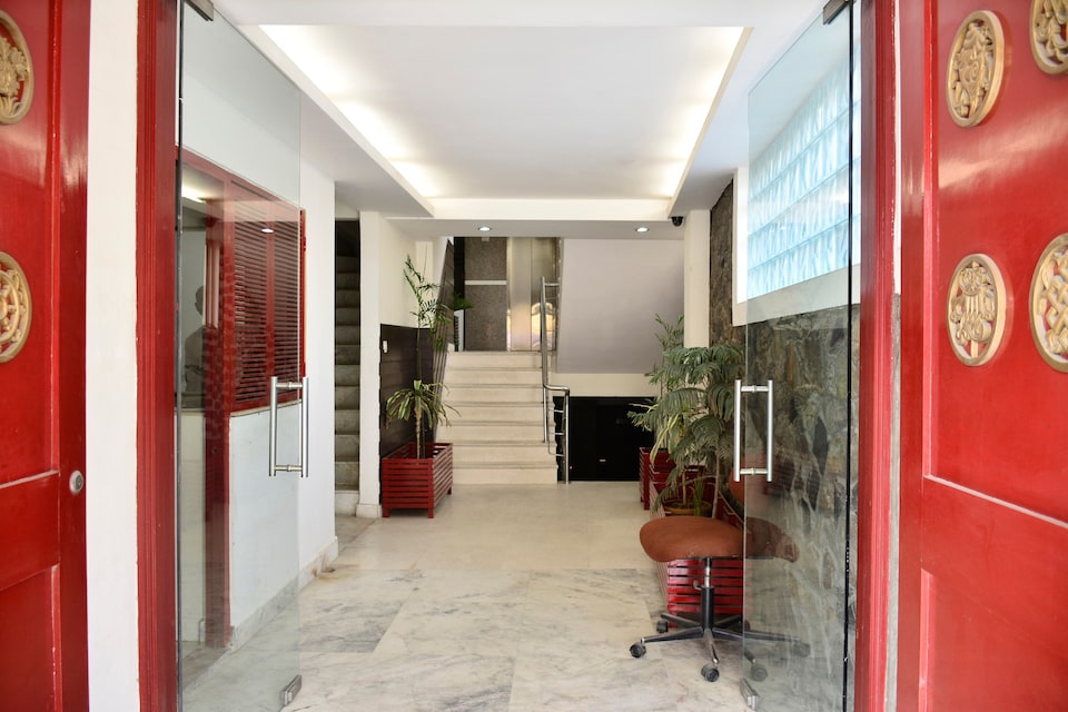 Hotel O Green Lotus, Airport Delhi, Delhi Transit