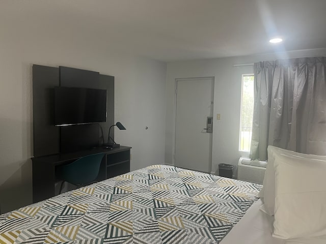 1 King Bed | Non-Smoking, Micfridge