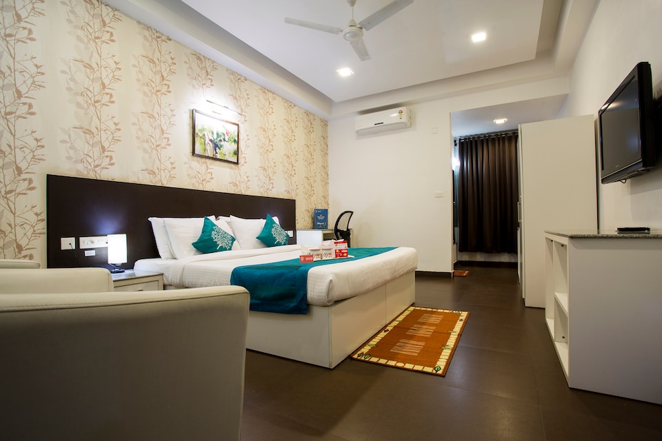 OYO 2464 Hotel Central Park, Sevoke Road Siliguri, Siliguri