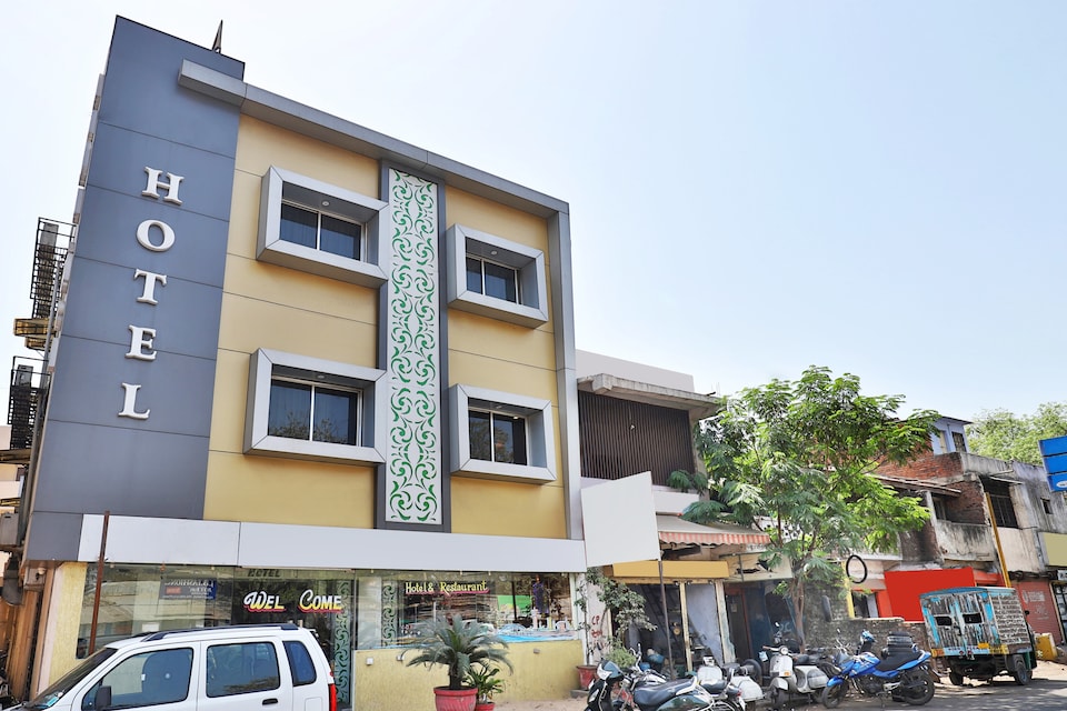 OYO 2466 Laljis Hotel, Ahmedabad Railway Station, Ahmedabad