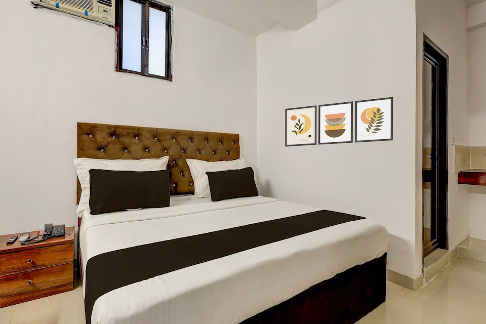 Townhouse Preet Vihar Delhi, Anand Vihar Delhi, Delhi