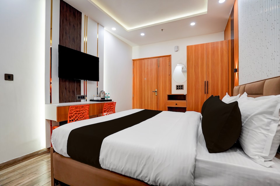 Super Townhouse Preet Vihar Delhi, Anand Vihar Delhi, Delhi