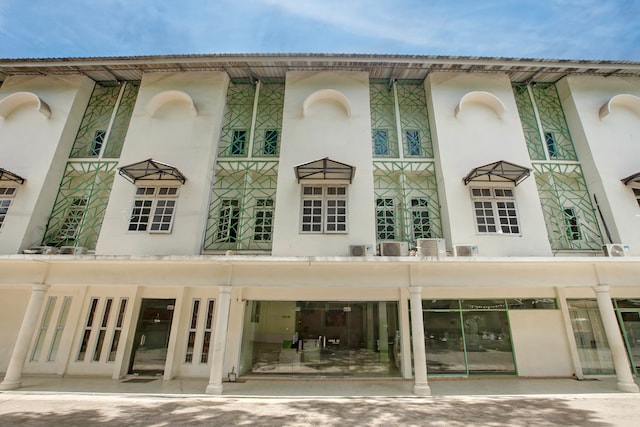 Collection O near Harbour Bay Mall formerly Kansa Hotel