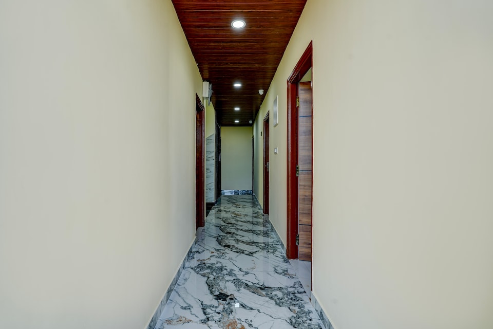 Super Hotel O DAFFODIL COMFORTS, Airport Road Bangalore, Bangalore