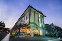 Palette Legian Beach formerly Zest Hotel