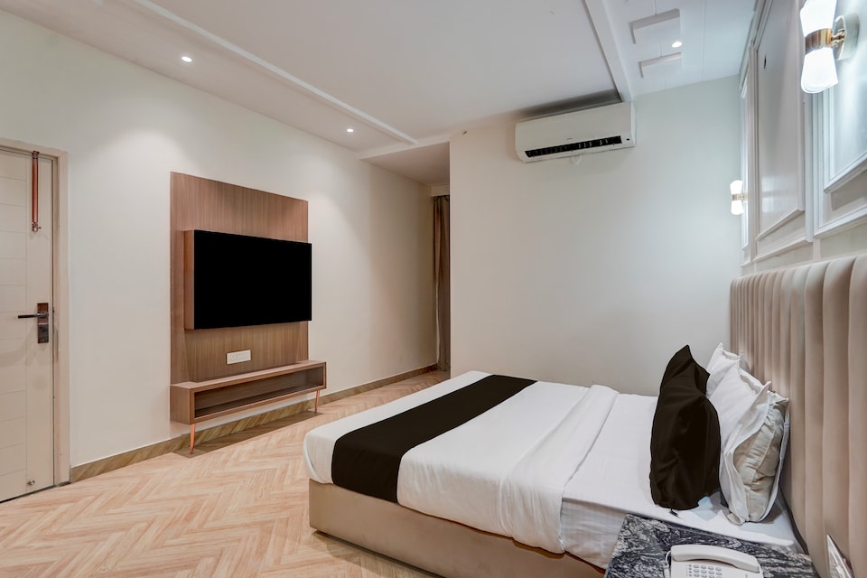 Hotel O Dev palace, Pitampura - Rohini Delhi, Delhi