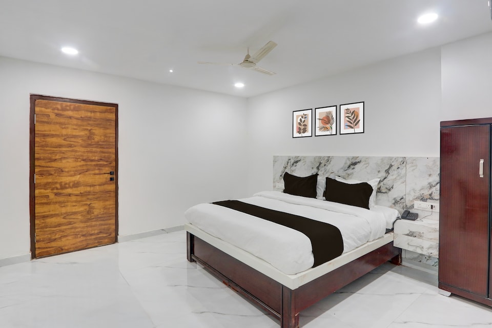 Hotel O Bluemoon, Nizamabad city, Nizamabad