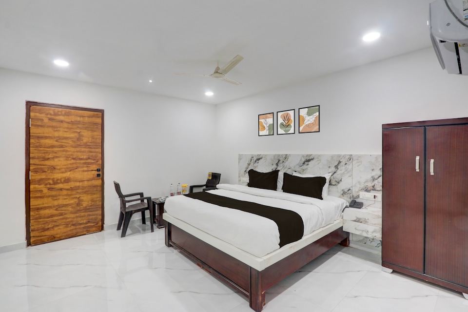 Hotel O Bluemoon, Nizamabad city, Nizamabad