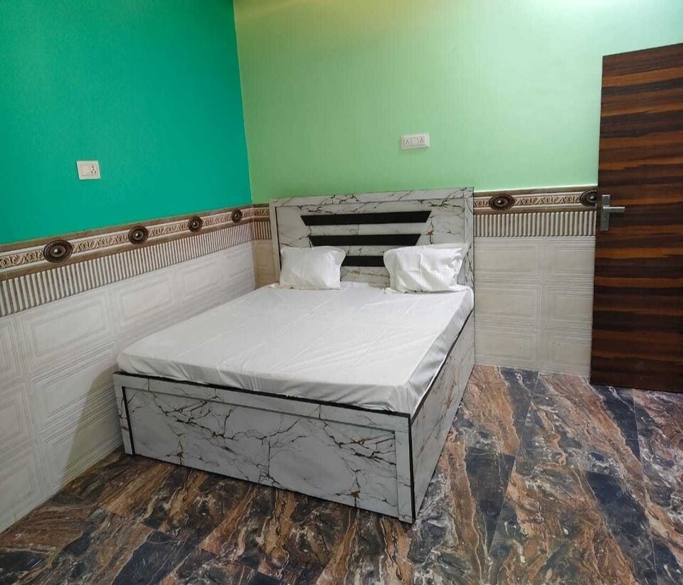 SPOT ON Hotel The Urgent, Mirhachi, Mirhachi