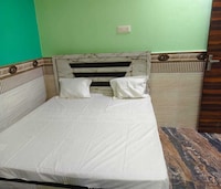 OYO 840508 Hotel Golden