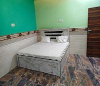 OYO 840508 Hotel Golden