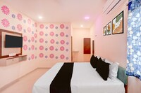 Hotel O by OYO SR GRAND