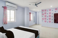 Hotel O by OYO SR GRAND