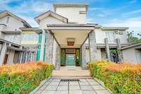 Dancenter Hotel Surya Palace