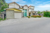 Dancenter Hotel Surya Palace