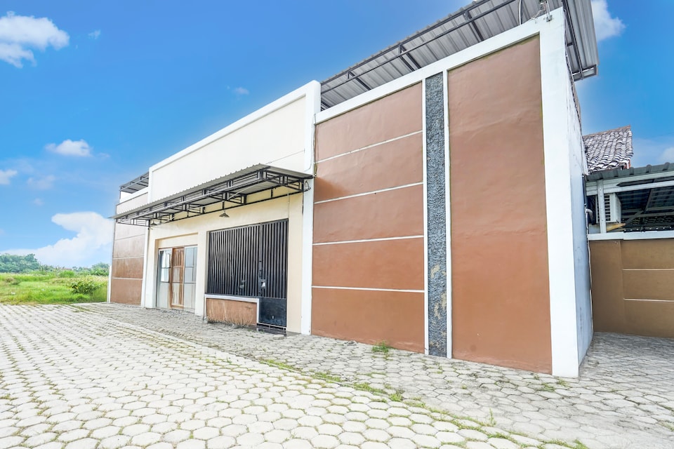 Dancenter Boarding Inn, Tegal, Tegal