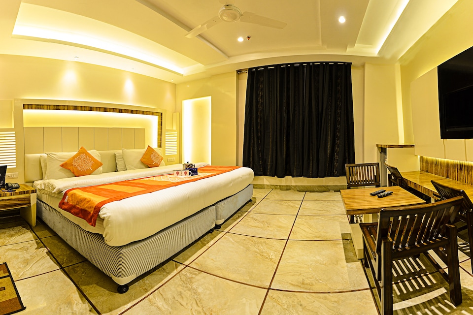 OYO 2477 Hotel Hari Piorko Inn, Paharganj Delhi, Delhi