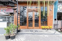 Dancenter Paris Guesthouse