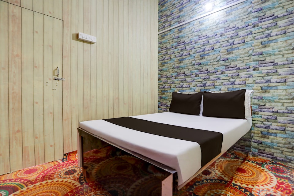 SPOT ON Star Inn, Jhusi, Prayagraj