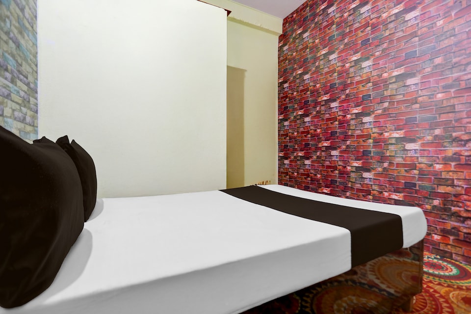 SPOT ON Star Inn, Jhusi, Prayagraj