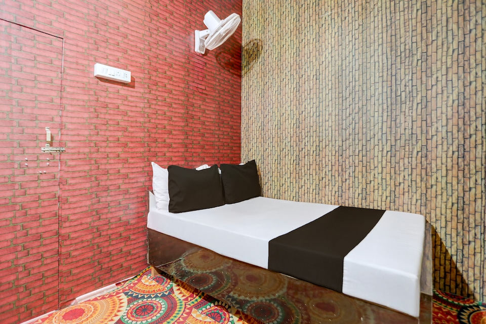 SPOT ON Star Inn, Jhusi, Prayagraj