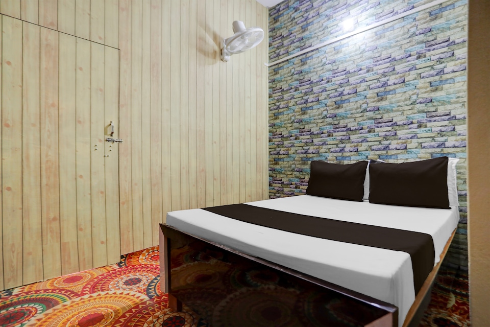 SPOT ON Star Inn, Jhusi, Prayagraj