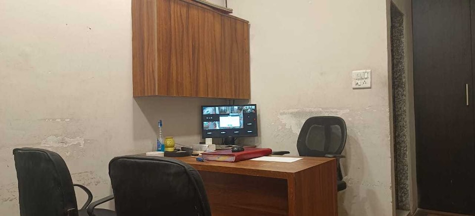 Hotel Holiday, Shikendrabad, Shikendrabad