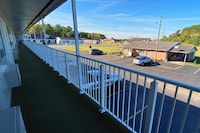 Lake Logan Inn Capital O Ohio