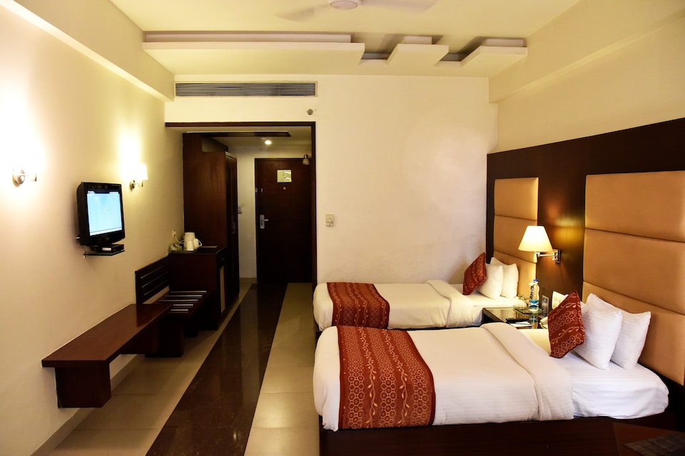 OYO 2481 Sarovar Portico, Baddi, Baddi