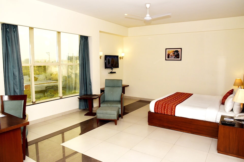 OYO 2481 Sarovar Portico, Baddi, Baddi