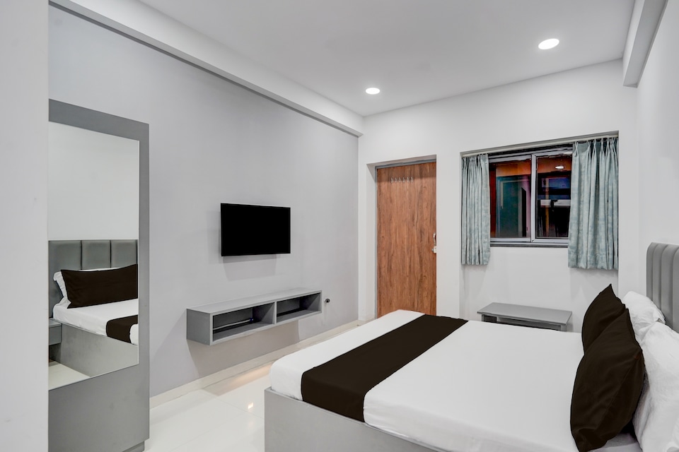 Hotel O The Comfort Cove , Adajan, Surat