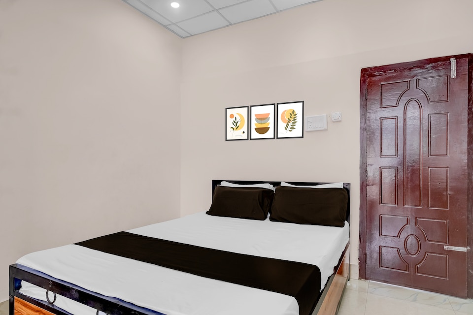 SPOT ON Hotel Royal Heritage , Six Mile Guwahati, Guwahati