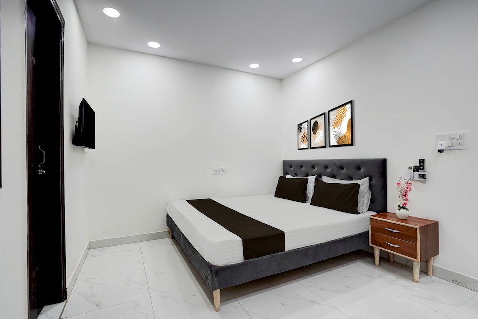 Hotel O by OYO RESTO RELAX HOTEL & RESTAURANT, Rohini Delhi, Delhi