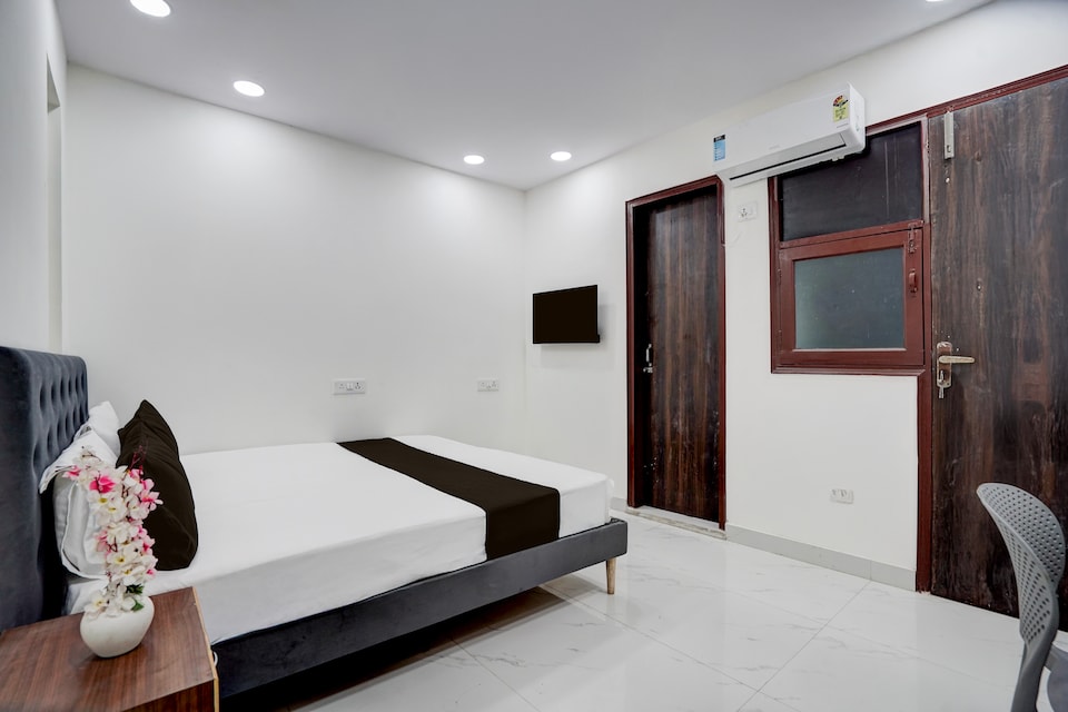 RESTO RELAX HOTEL & RESTAURANT, Rohini Delhi, Delhi