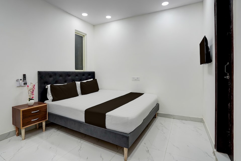 Hotel O by OYO RESTO RELAX HOTEL & RESTAURANT, Rohini Delhi, Delhi