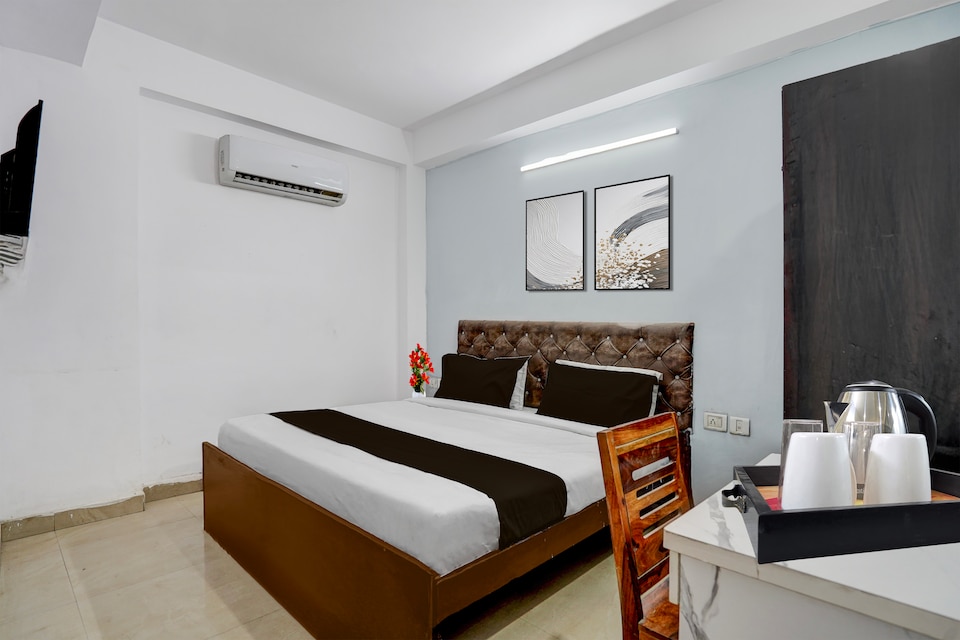 Collection O Uttam Nagar West Metro Station Formerly Vishwas Park, Dwarka Delhi, Delhi