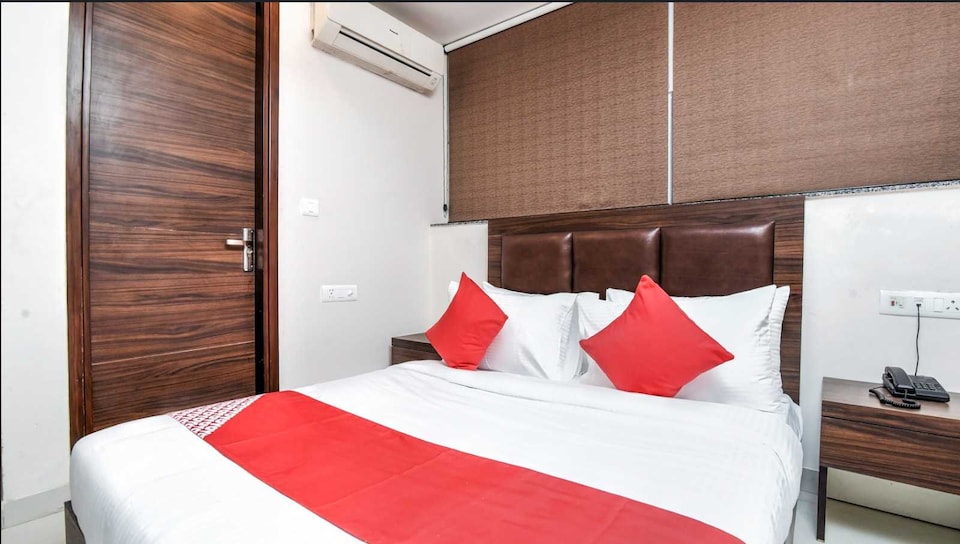 Collection O Uttam Nagar West Metro Station Formerly Vishwas Park, Dwarka Delhi, Delhi