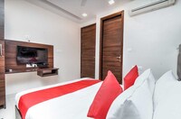 Collection O Uttam Nagar West Metro Station Formerly Vishwas Park