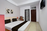 Collection O Uttam Nagar West Metro Station Formerly Vishwas Park