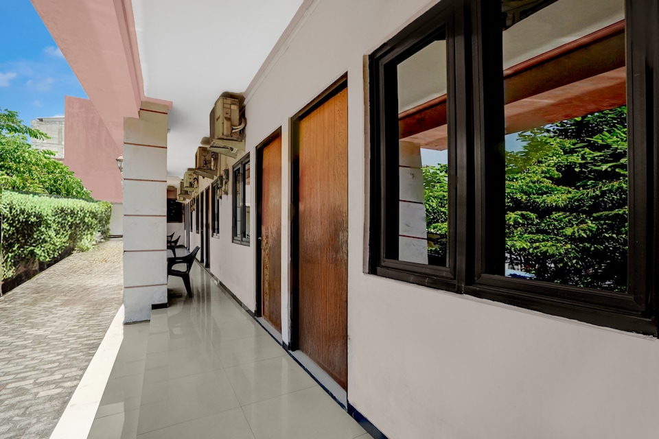 OYO 94899 Nilskost Syariah Near Upn, Rungkut, Surabaya