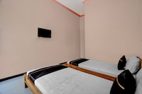 OYO 94899 Nilskost Syariah Near Upn